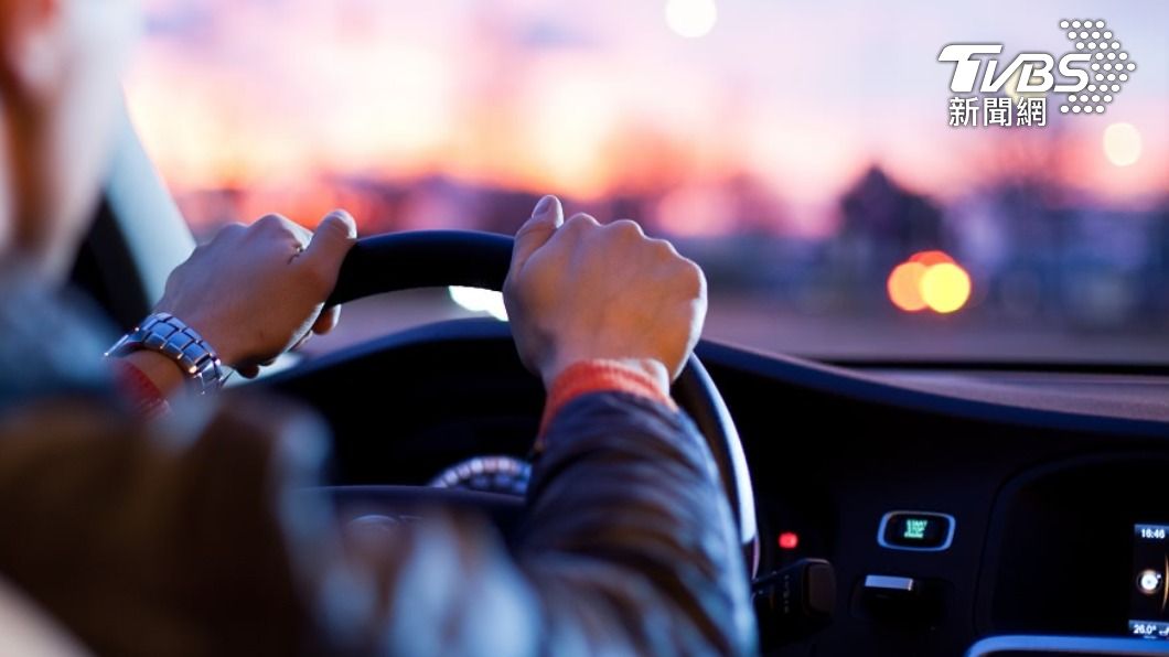若有開車需求就要避開服藥時間。(示意圖/shutterstock達志影像)