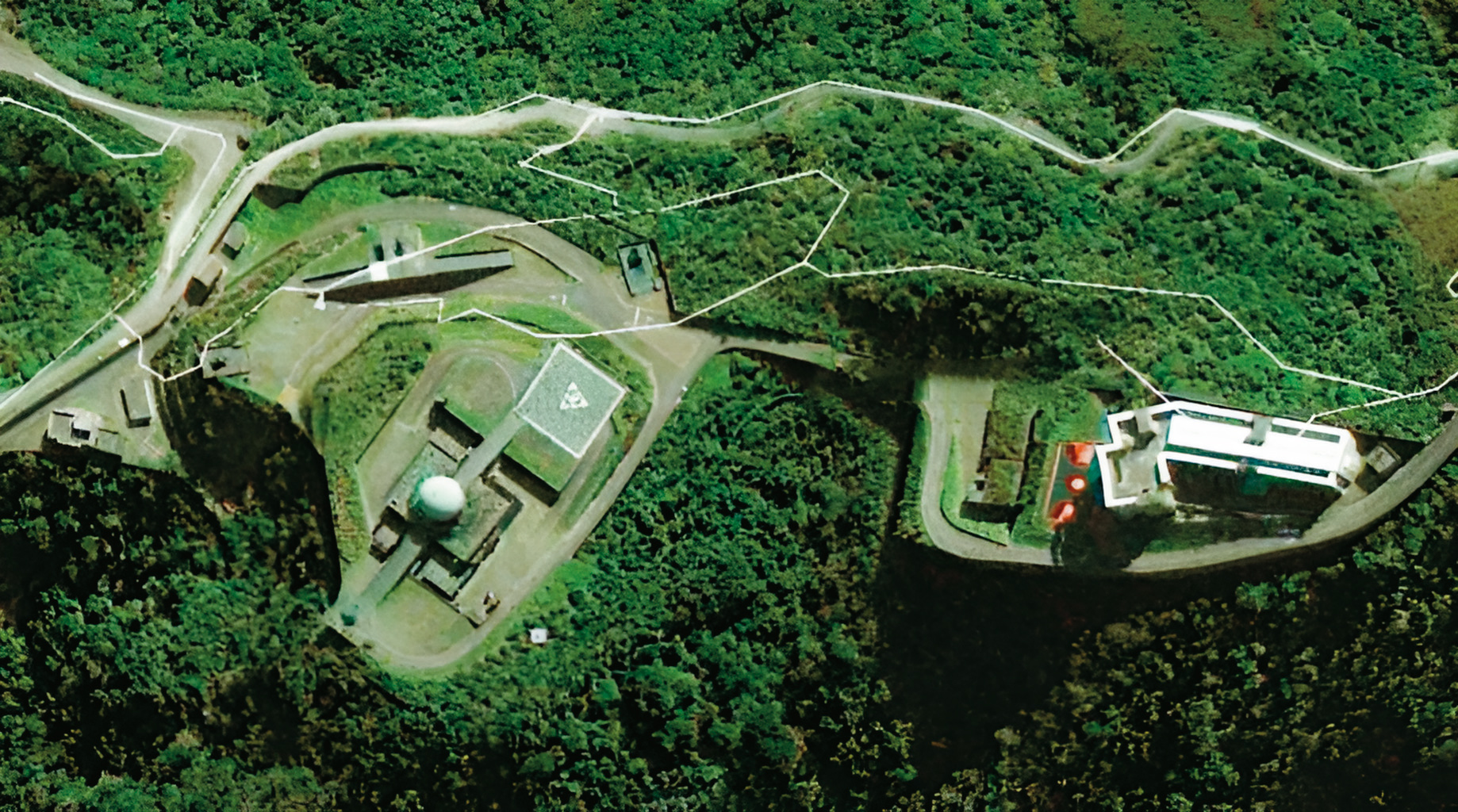 賀田山雷達站位於花蓮縣壽豐鄉鹽寮村,負責台灣東部海空域戰管、偵蒐。(圖/翻攝Google Maps)