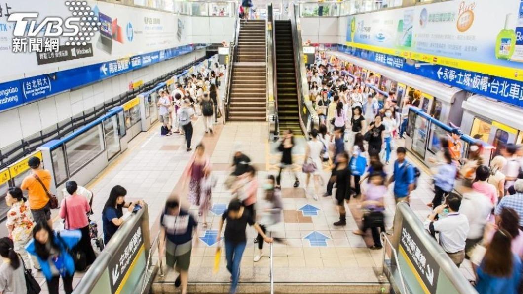 今早台北因發生有感地震,台北捷運表示,全線列車慢速行駛,暫無異常。(示意圖/shutterstock 達志影像)