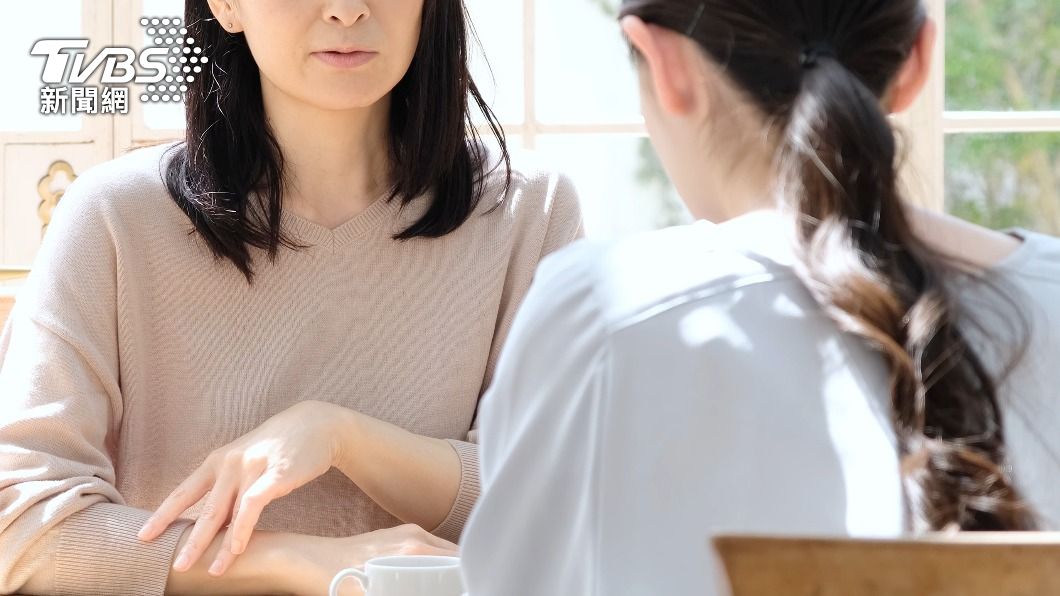 老公過世,媽卻嫌棄害娘家運氣差。(示意圖/shutterestock達志影像)