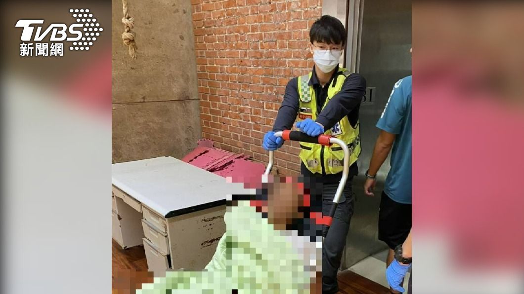 東海大學生竄逃!外籍女大生突揮球拍打同學 遭強制送醫