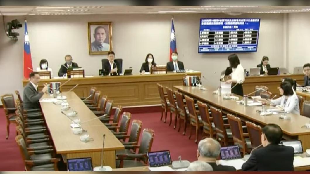 王鴻薇與鄭運鵬爆衝突。(圖/翻攝自國會轉播YouTube)