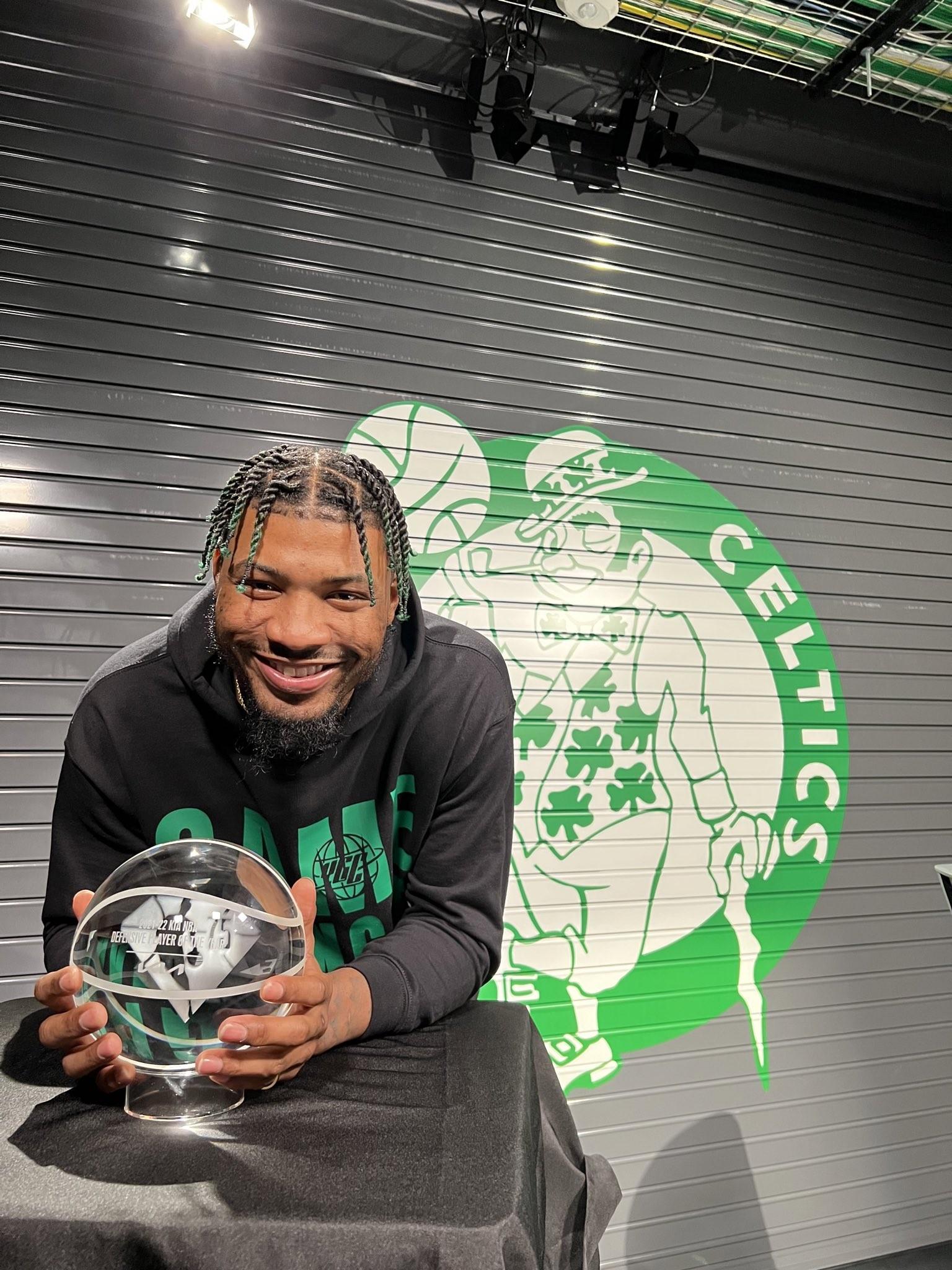 史馬特曾在2021-22賽季榮獲年度最佳防守球員獎項。(圖/翻攝自Marcus Smart X)