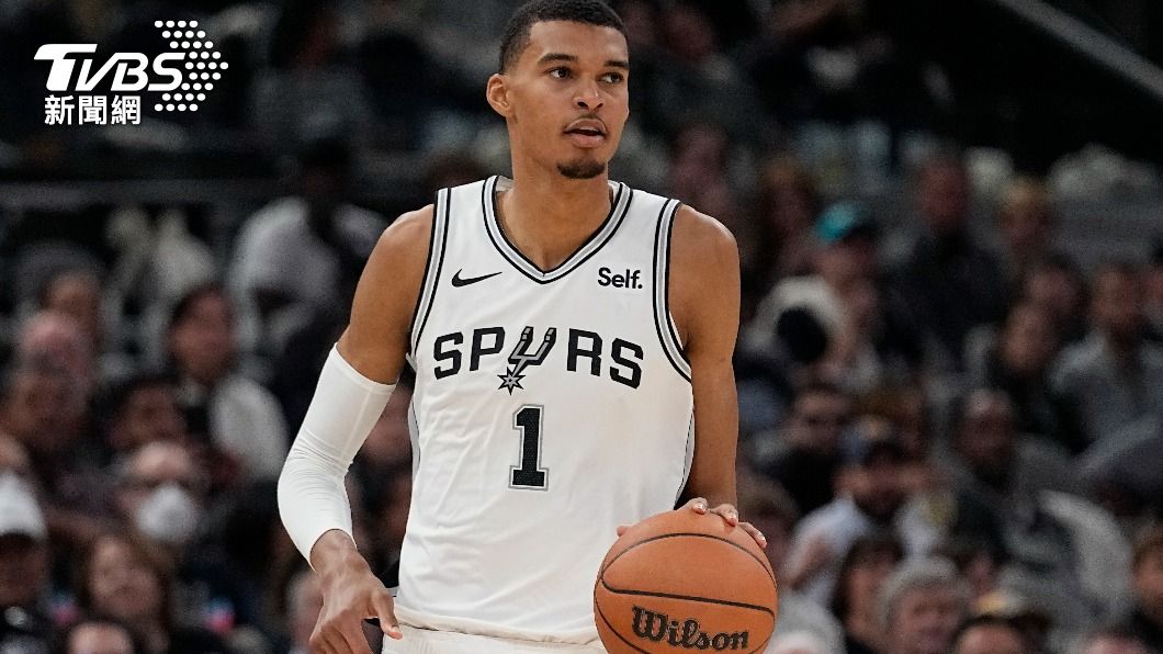 NBA/超級狀元「斑馬」例行賽首秀! 狂吞5失誤5犯敗北
