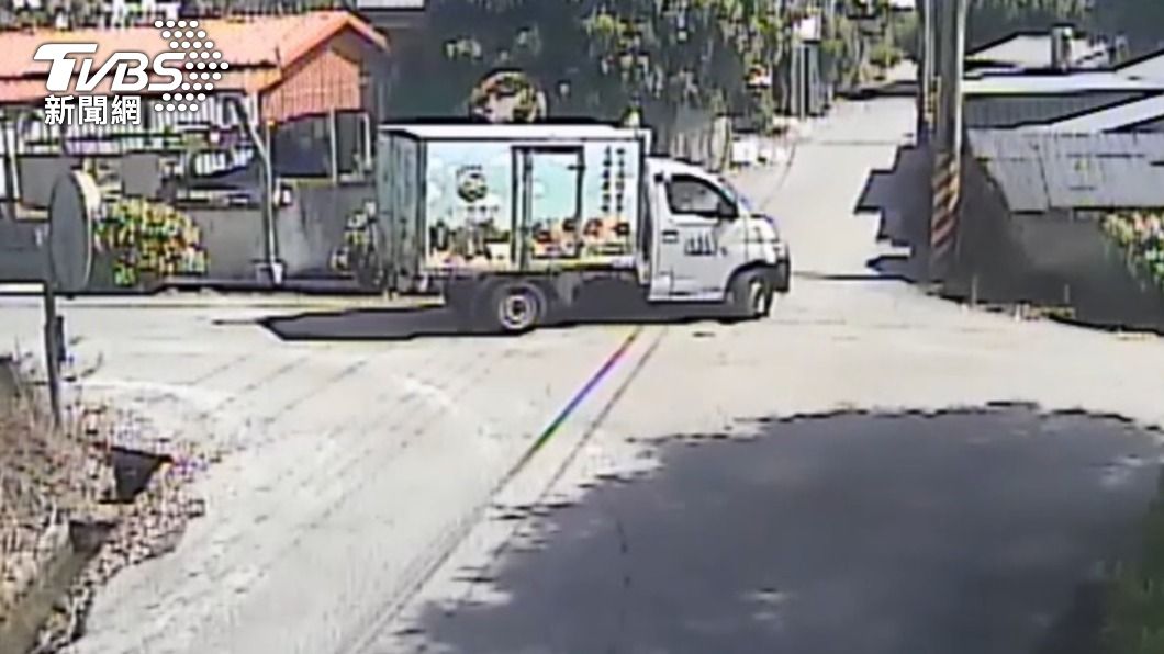 楊男駕駛貨車將陳男載至壽豐鄉某處工寮遺棄。(圖/TVBS)