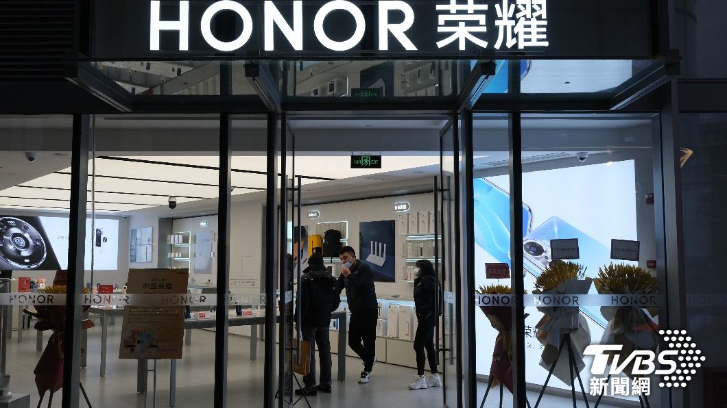 中國智慧型手機市占率第一的是占18%的榮耀。（圖／達志影像Shutterstock）