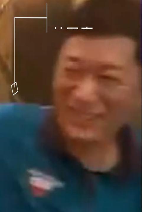 影片中的林國慶,滿臉燦笑,一臉享受。(圖/翻攝自Gtokevin小商人靠北幹古股份有限公司臉書)