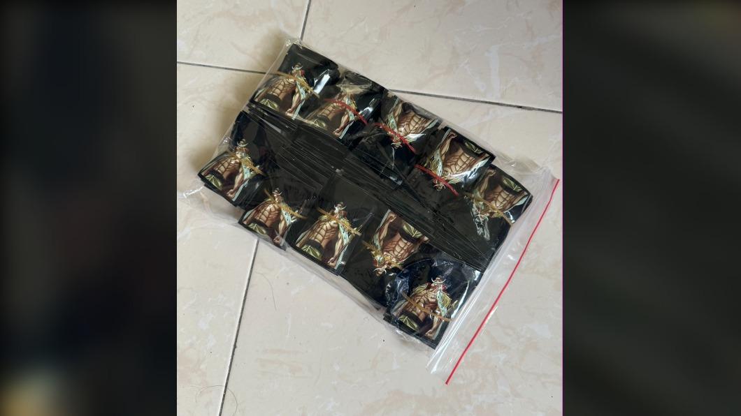 桃警查獲咖啡包 海賊王白鬍子當包裝封面