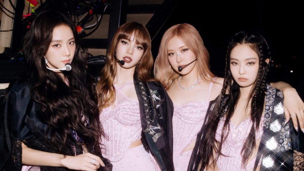 業界人士曝11月可揭曉是否續約。(圖/翻攝自BLACKPINK臉書)