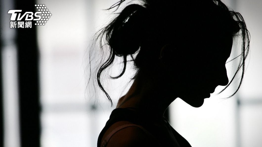 霧眉遭投訴!家長怒「化濃妝」喊開除 幼保員嘆:澆熄熱情