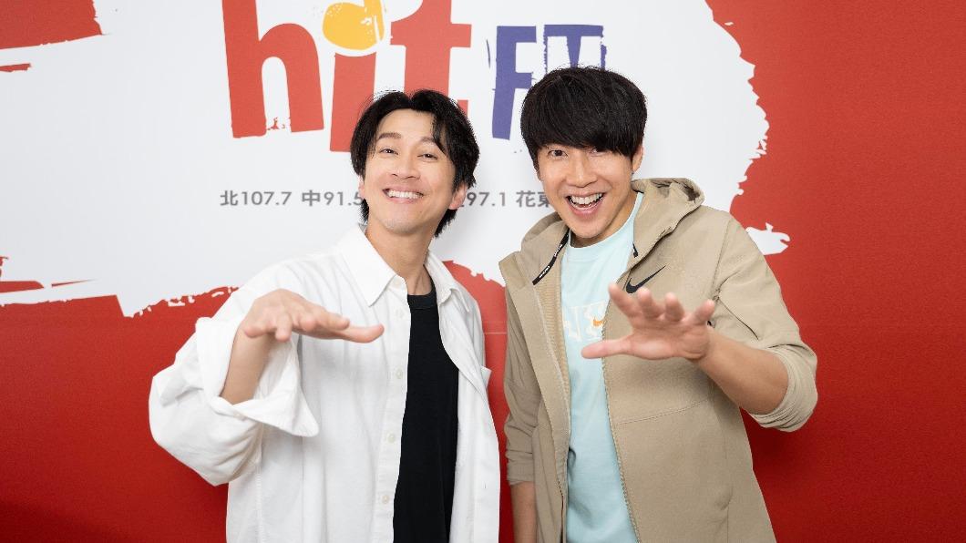 陳漢典（左）和DJ Dennis淵源頗深。（圖／Hit Fm聯播網提供）