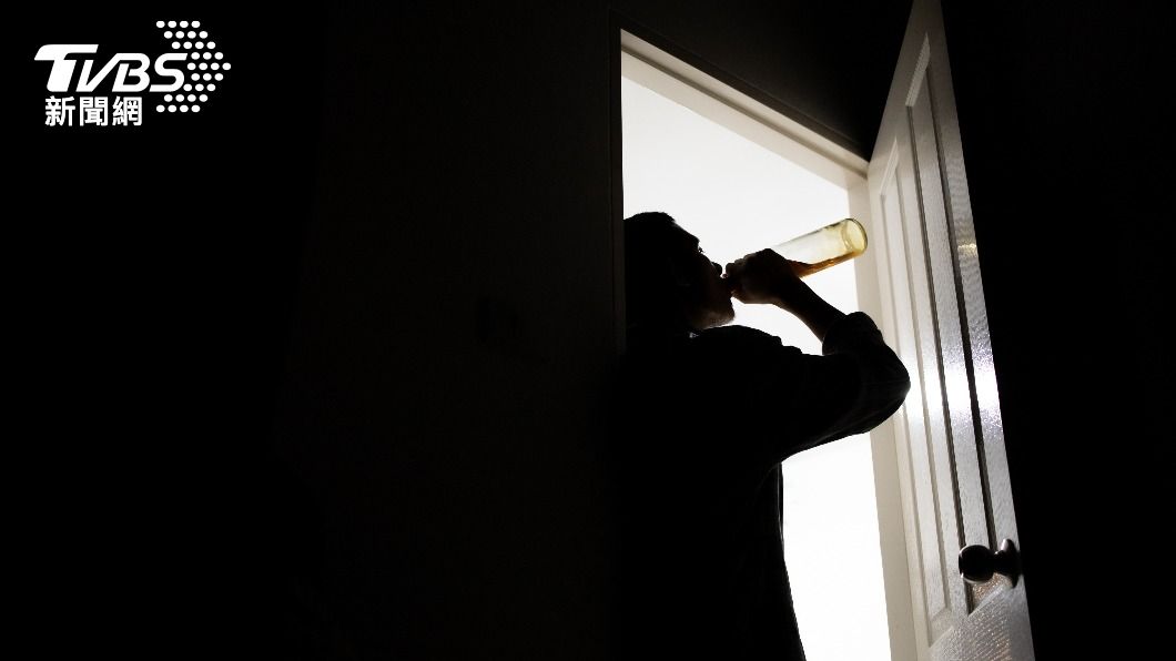 麥克勞德被發現有大量酗酒的情況。(示意圖/Shutterstock達志影像)