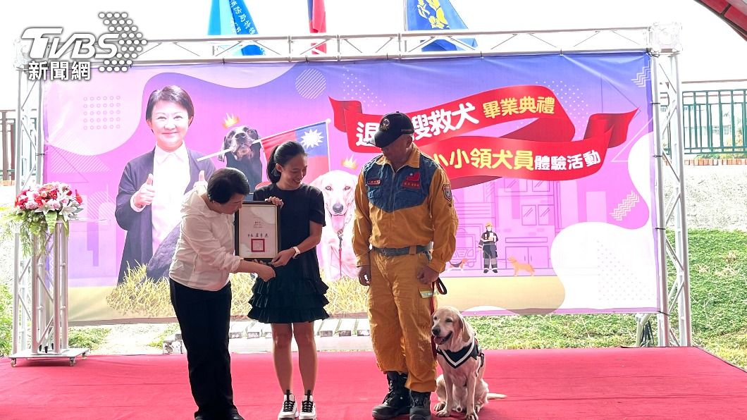 鐵雄將到一位蕭姓國小志工家生活,女子為蕭女代理人。(圖/陳祁 攝)