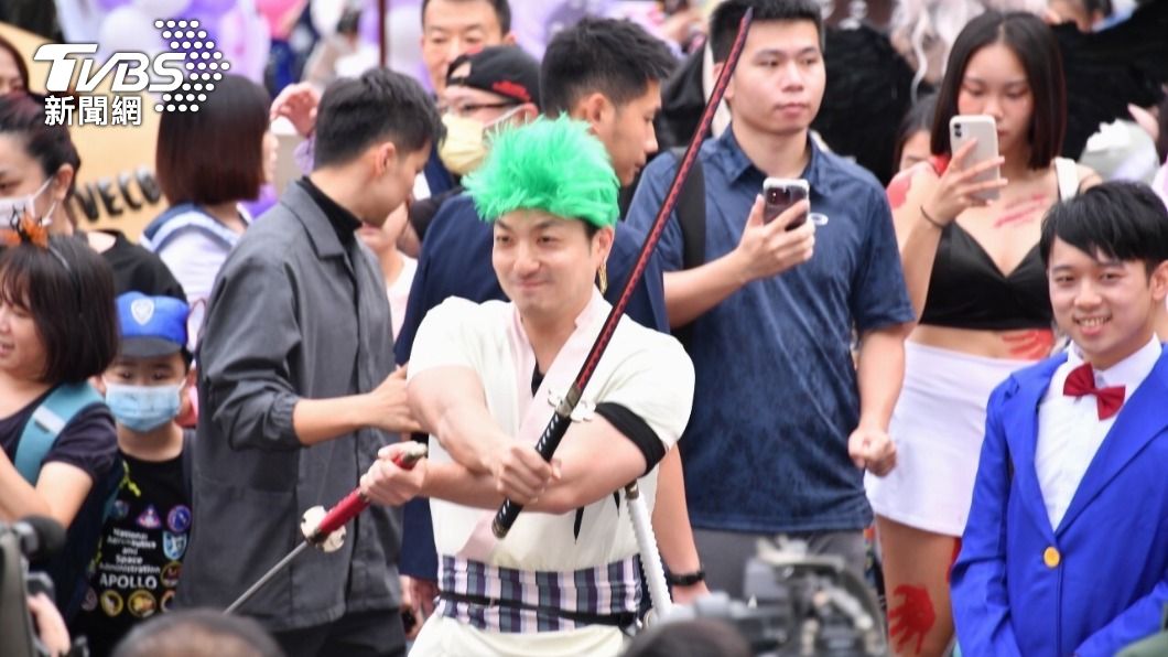 萬聖節Cosplay一頭綠髮　蔣萬安曝扮「索隆」原因