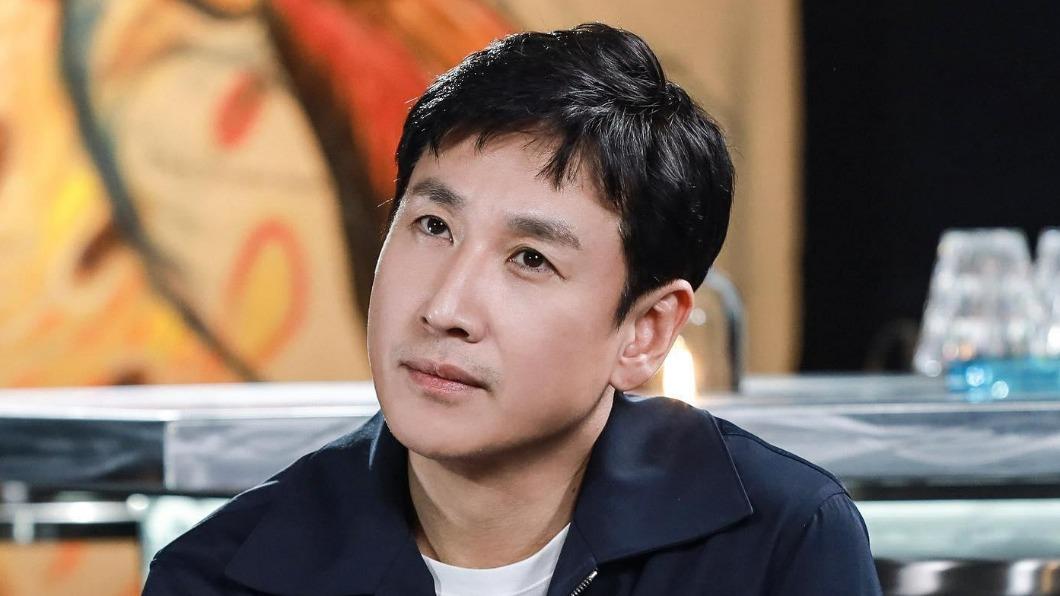 韓影帝李善均「簡易驗毒」結果曝光！遭約談1小時快閃「拒絕陳述」