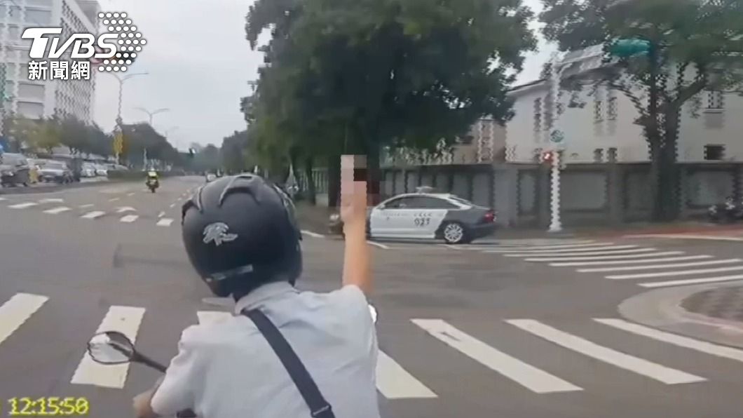 蔡英文車隊交管150秒!騎士「怒比中指」被告 下場出爐了
