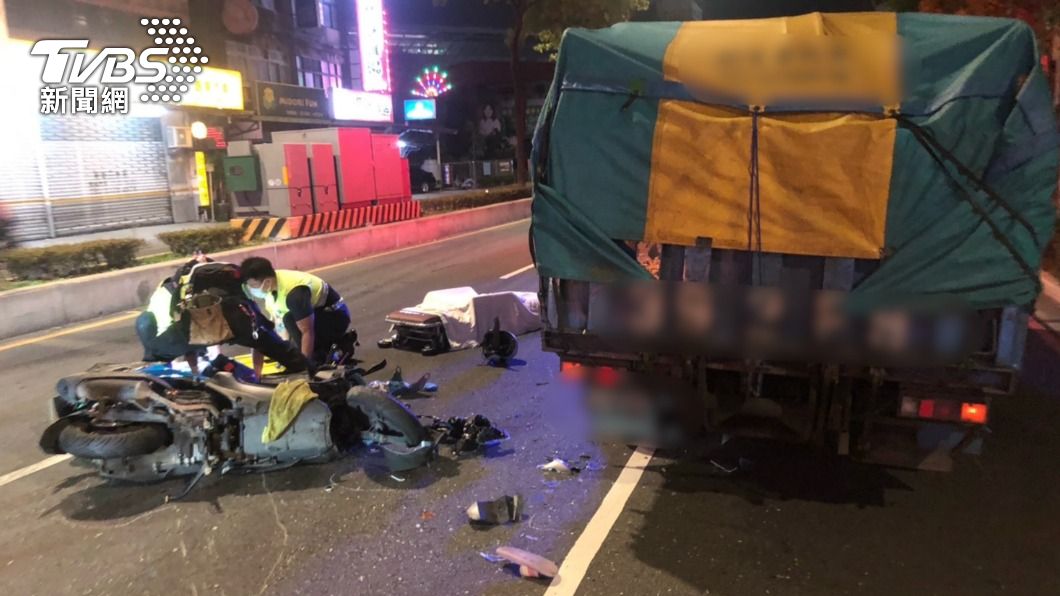 中和嚴重事故！女外送員追撞小貨車　頭部重創一度無意識