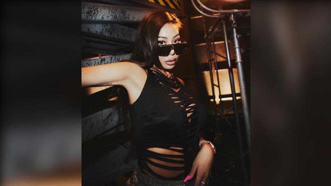 Jessi 推出新歌《Gum》。(圖/翻攝自@jessicah_o IG)