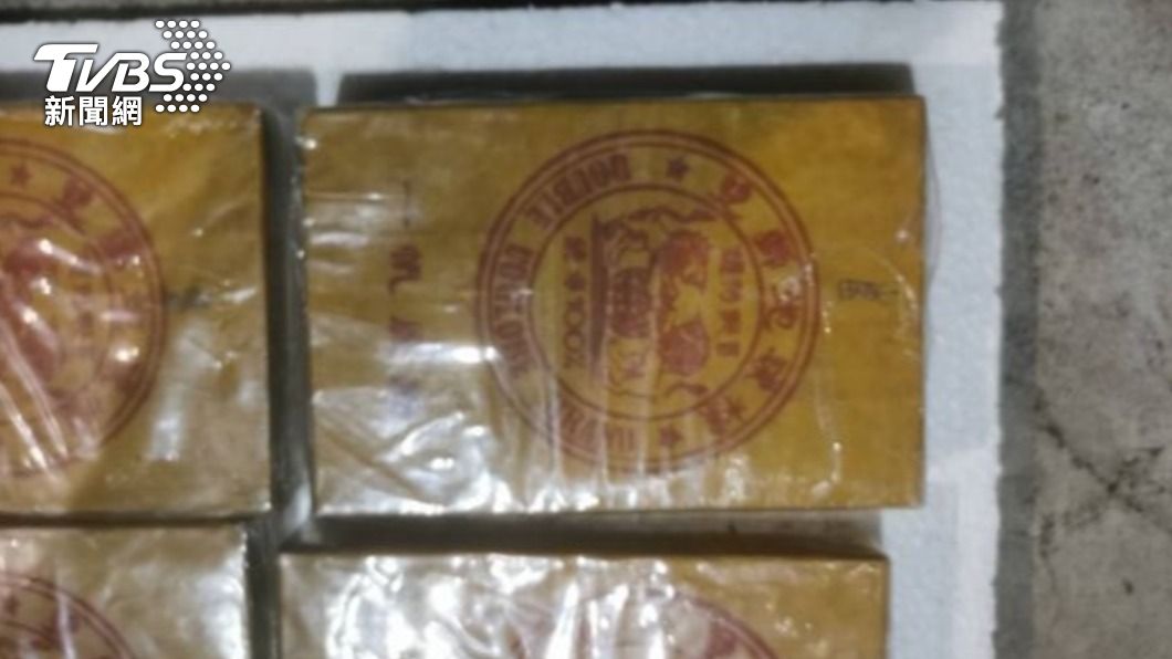 咖啡機內有42塊海洛因磚。(圖/TVBS)