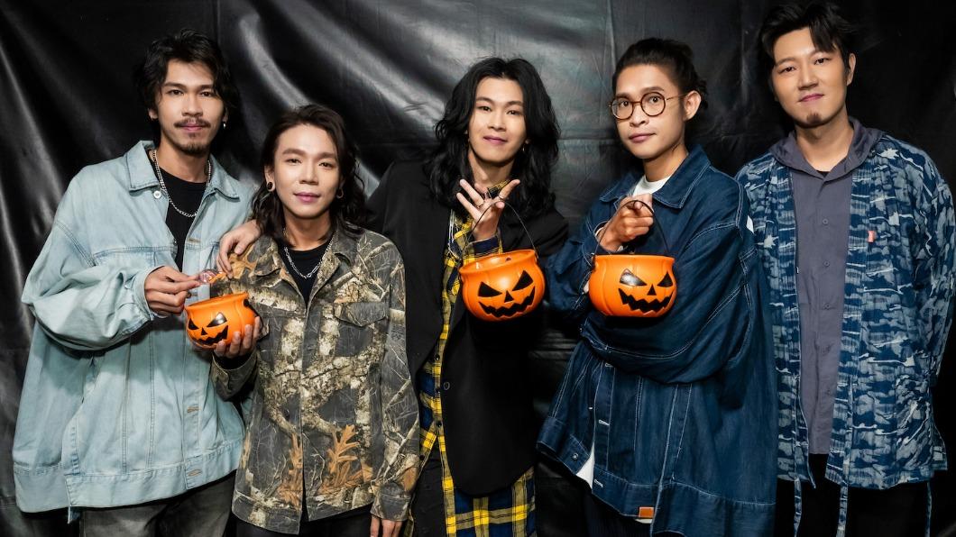 金曲樂團台上使壞!自曝「第一次」經驗感受:印象深刻