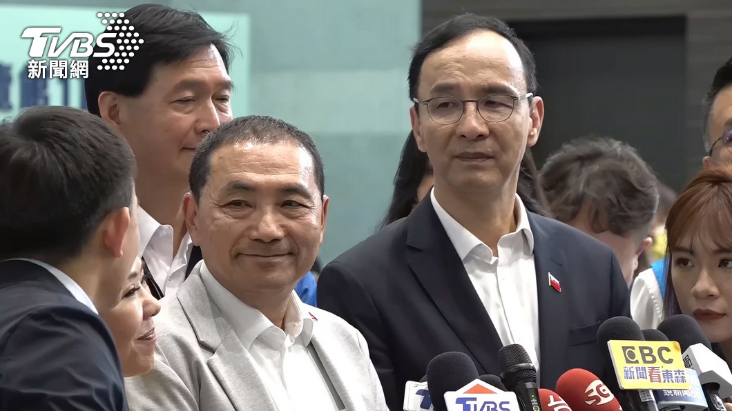 侯友宜與朱立倫30日受訪。(圖/TVBS)