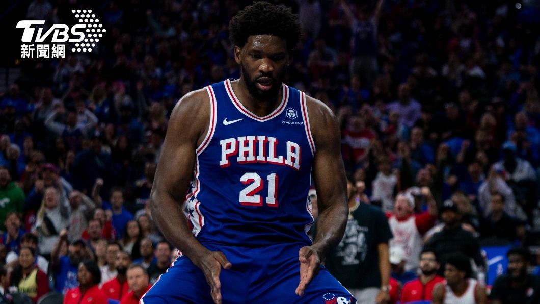 NBA/恩比德狂轟35分寫史上第一人紀錄 哈登首度現身球場