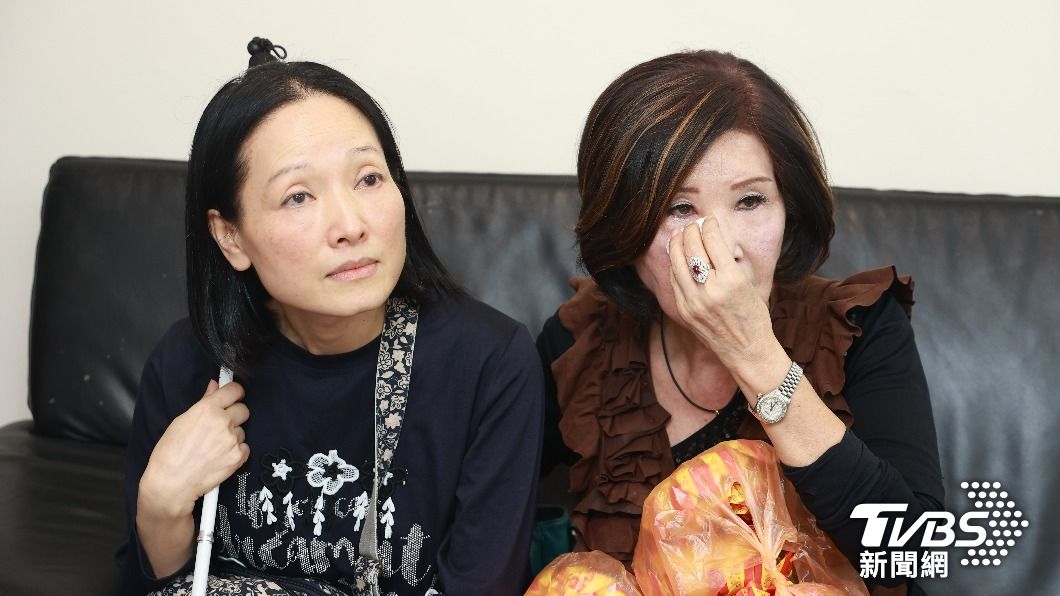 《天天開心》女星驚爆「雙眼失明」成重殘！　消失10年拄拐杖露面淚崩
