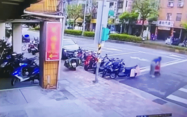 事故發生過程。(圖/TVBS)