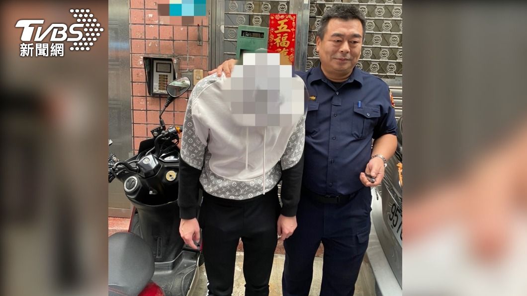 警方循線逮捕持刀砍人的林男。(圖/TVBS)