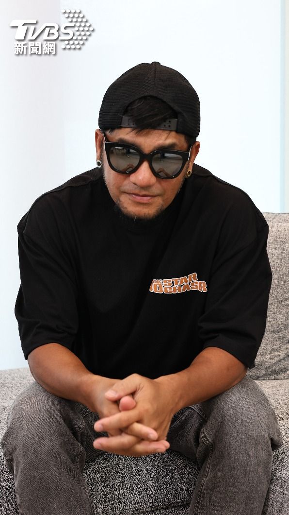 張震嶽很隨興,個性比較不修邊幅。(圖/張哲鳴攝)