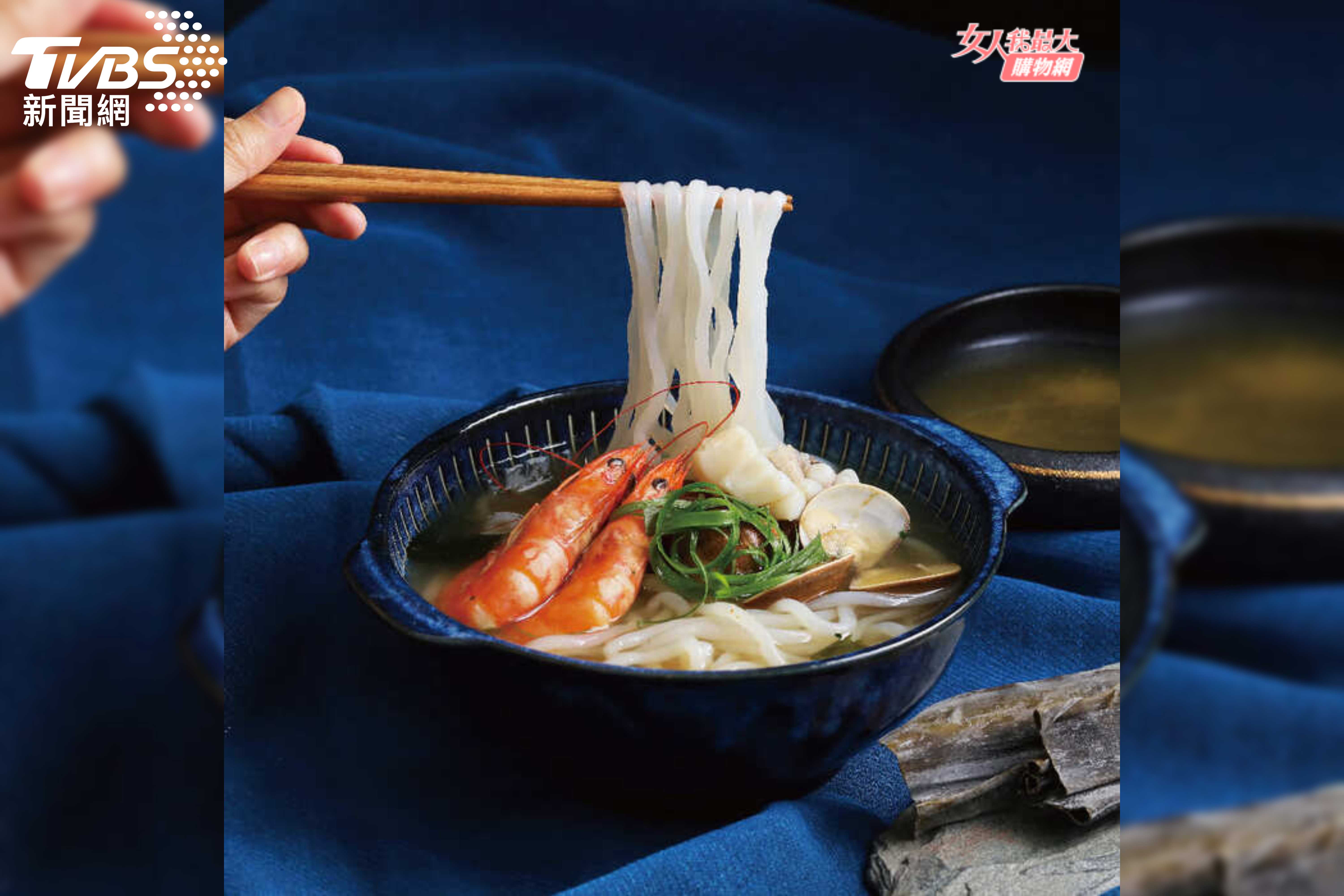 【自在食刻】蒟蒻麵+蒟蒻調和飯 兩週輕食組，優惠價1250元，原價1700元。(圖／女人我最大購物網提供)