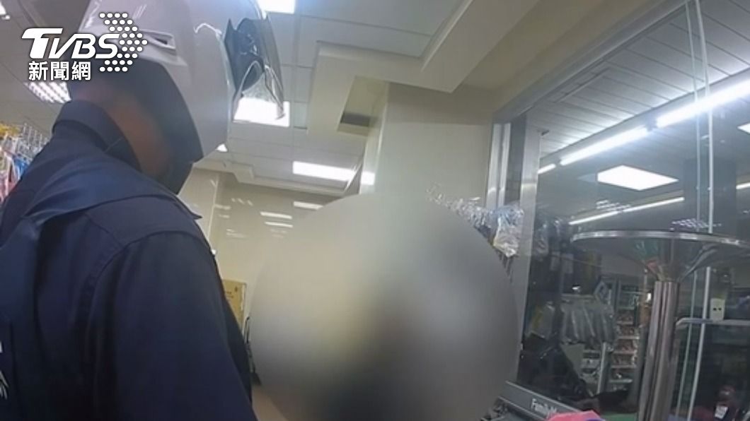是妳！女子深夜狂吼大鬧北市超商　被請離不忘偷餅乾可樂