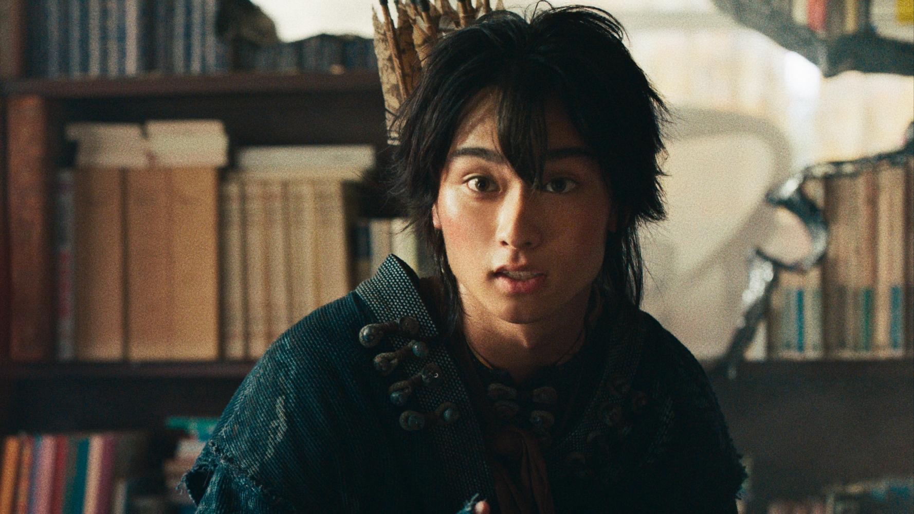 奧平大兼飾演吊車尾龍騎士的泰姆。(圖/Disney+提供)