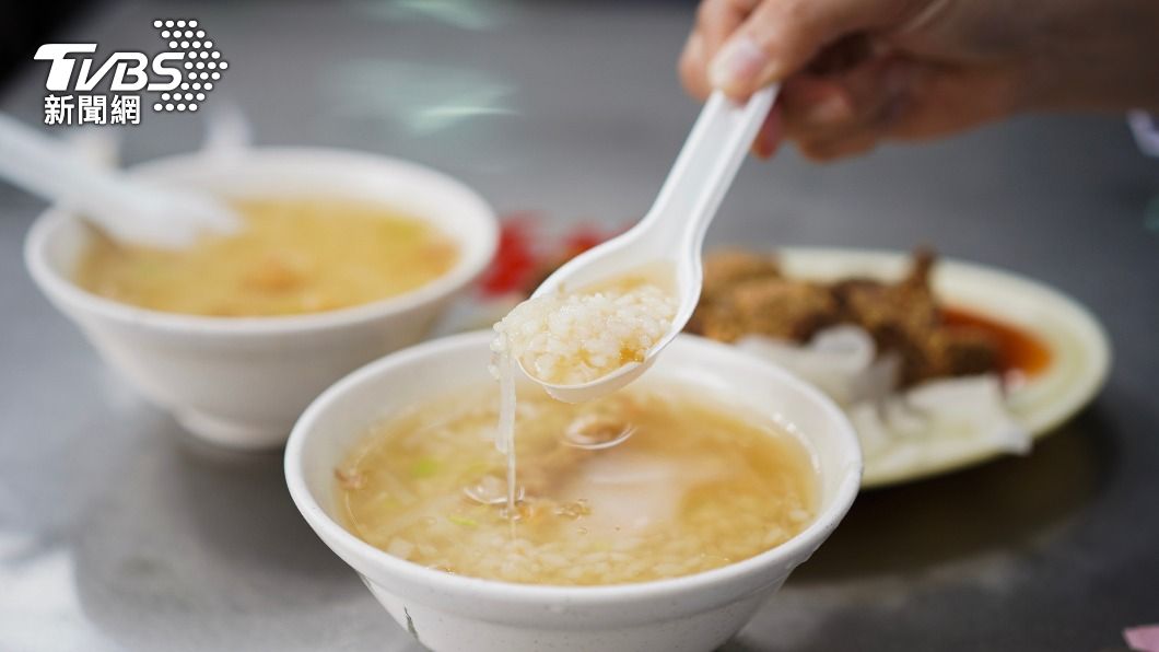 男吃宵夜點整桌滿滿! 「超狂價格」曝光:真的佛