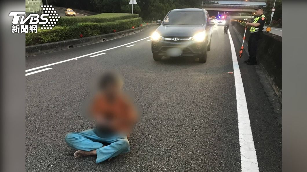 命大輕傷！逆向走上國道遭撞　新北男：視力不好
