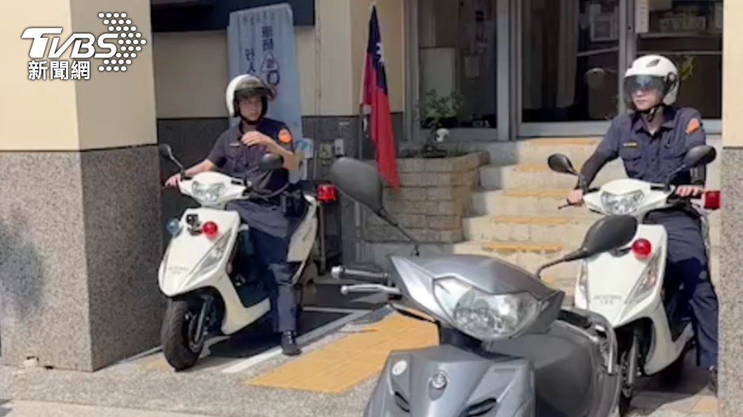 員警林致江、陳里揚工作照曝光。(圖/TVBS)