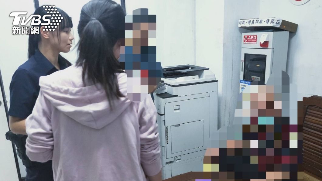 老翁稱對方是法師,收到感應要他捐款。(圖/TVBS)