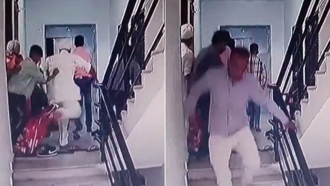 庫瑪爾的親戚聽到聲響後趕緊衝下樓查看。(圖/翻攝自X@bpradhanodisha)