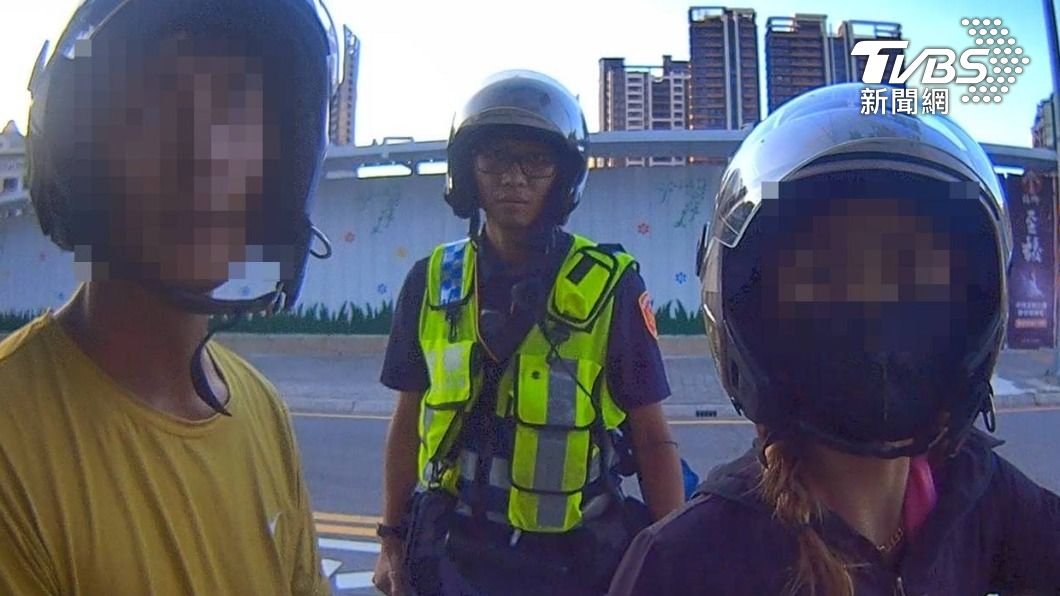 越南女騎車遭攔查!狂阻後座男友出示證件 警一查痛哭求饒