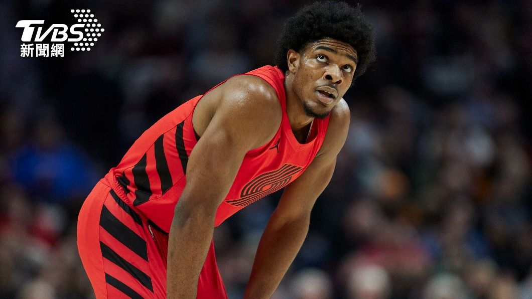NBA/開季遇低潮!拓荒者「韓總」右踝扭傷退場 2連勝笑不出來