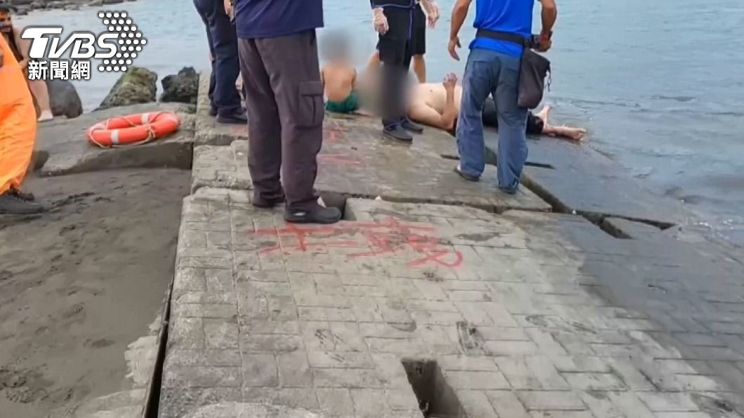 西子灣海水浴場父子溺水 3高中職生投入救援