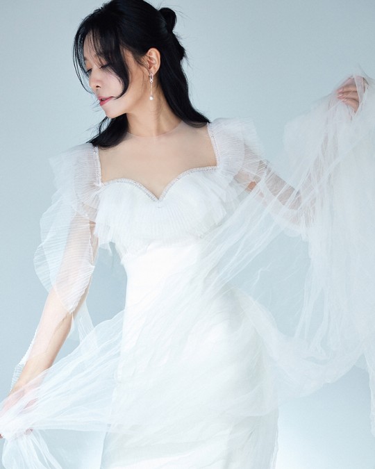 女星車清華婚紗照。（圖／翻攝IOK Company）