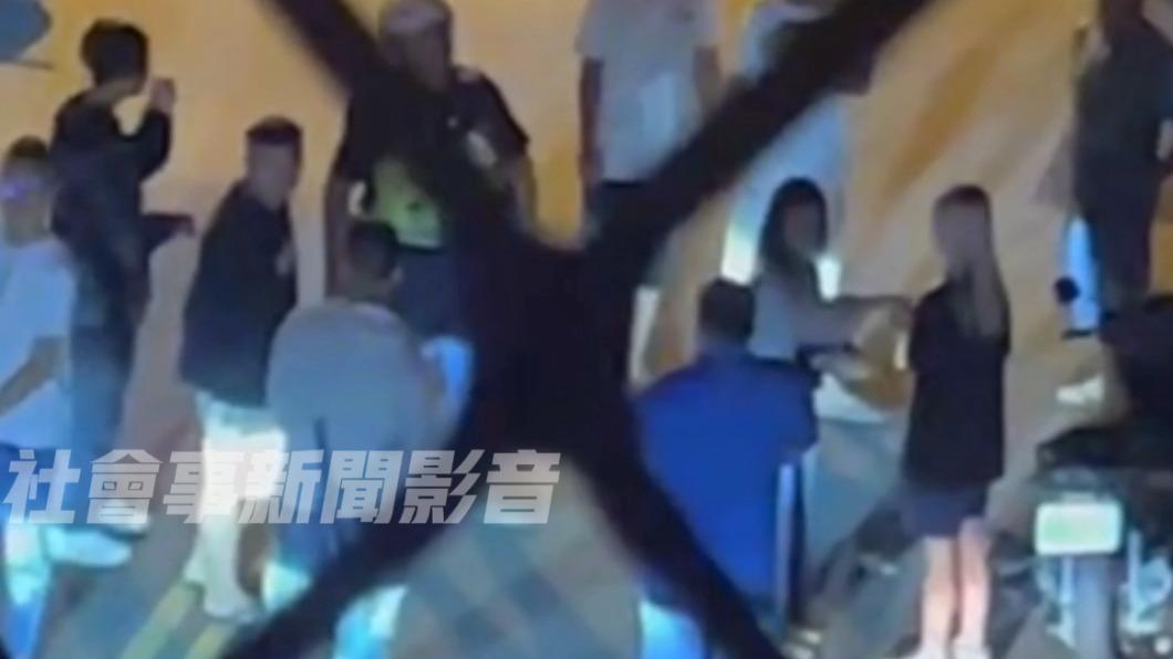 不滿高中女兒交男友!家長撂人互毆 女兒不挺讓爸爸好心寒