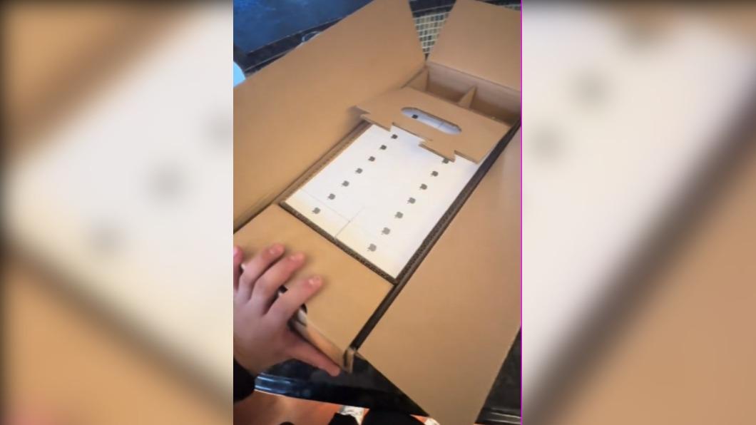 男子只訂購了4支iPhone 15 Pro Max手機。(圖 / 翻攝自TikTok)