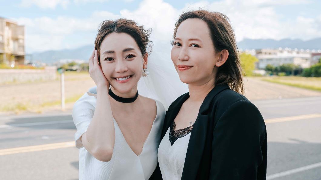 謝欣穎(左)和瑪菲司合作愉快。(圖/HaloMavis國際連線提供)