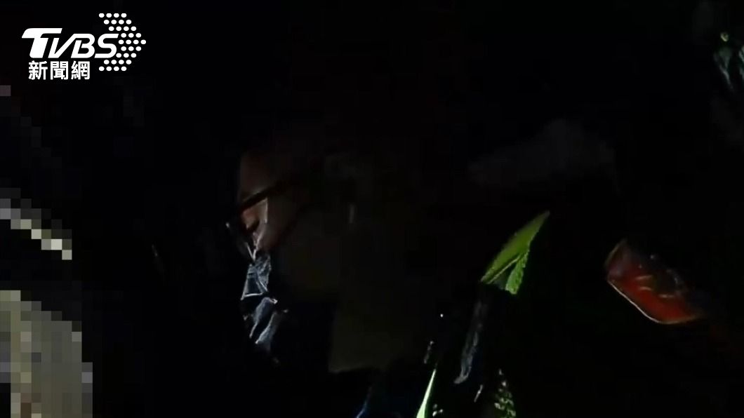 警方循線逮捕偷擔架的朱男。（圖／TVBS）