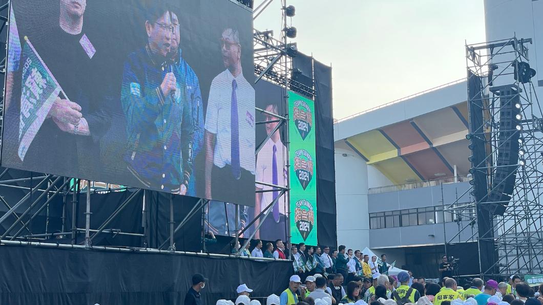 民進黨總統參選人、副總統賴清德新北市競選總部今(4日)下午於板橋第一運動場成立。(圖/吳紹瑜攝)