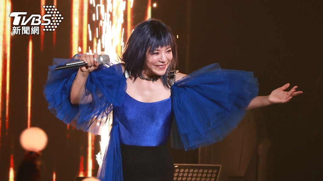 被五月天阿信虧「功高震主」 丁噹不忍反擊:回去Tag他