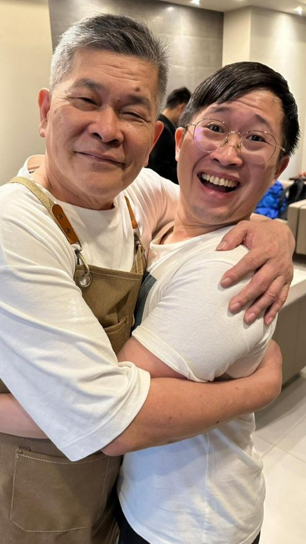澎恰洽跟兒子皮皮兩人相互扶持對方,父子情深。(圖/翻攝自澎恰恰臉書)