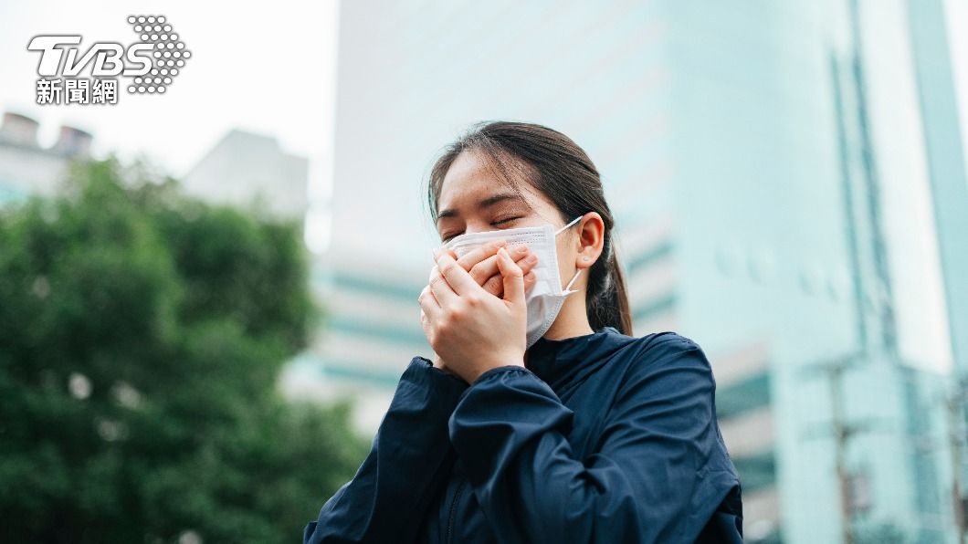 中國呼吸道感染大流行!「多重病毒」肆虐 幼兒病患擠爆醫院